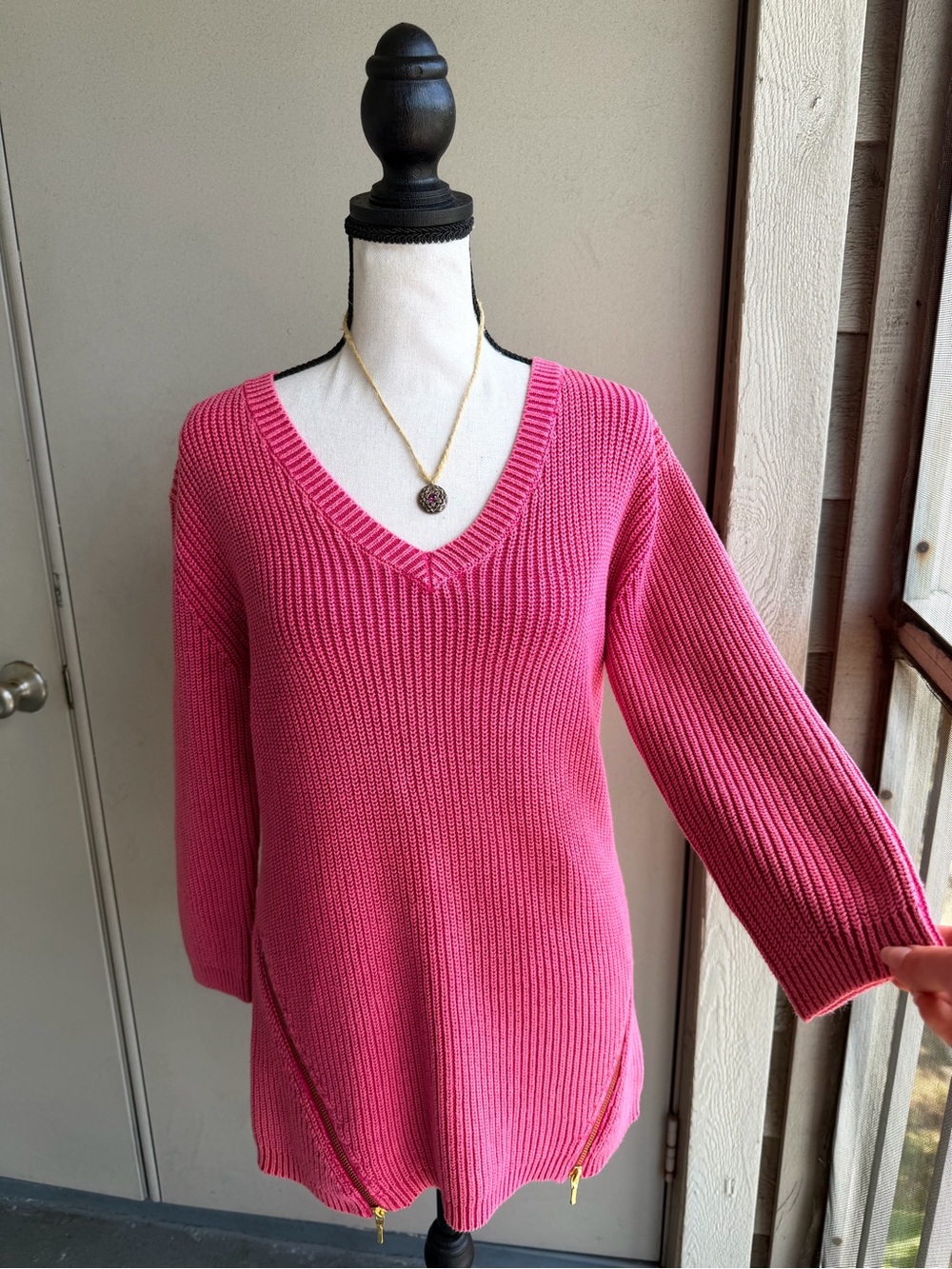 NWT Tyler Boe Women's V-Neck Ribbed Pink Sweater Zippers Cotton Cable Knit